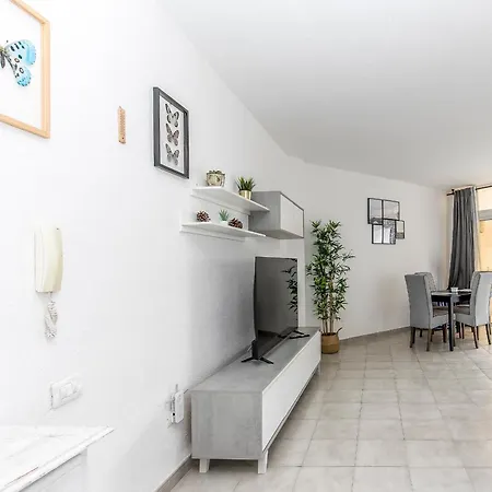 Charming Breeze Escape & Terrace Apartment