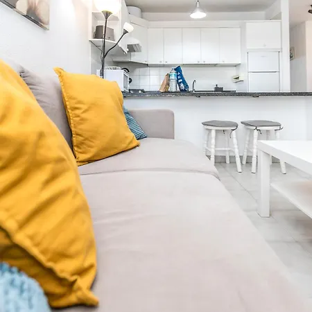 Charming Breeze Escape & Terrace Apartment