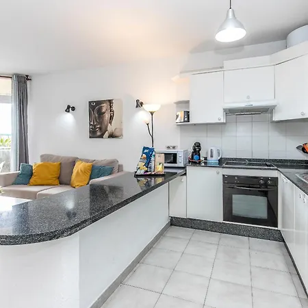 Charming Breeze Escape & Terrace Apartment *